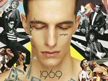 Achille Lauro scrive ai giornalisti: 'Arriva '1969' e volevo dirvelo io' Achille Lauro scrive ai giornalisti: 'Arriva '1969' e volevo dirvelo io'